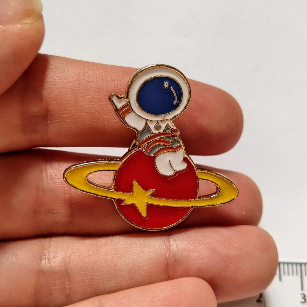 PIN Enamel Brooch E300 Kawaii Astronaut Sitting on Red Planet